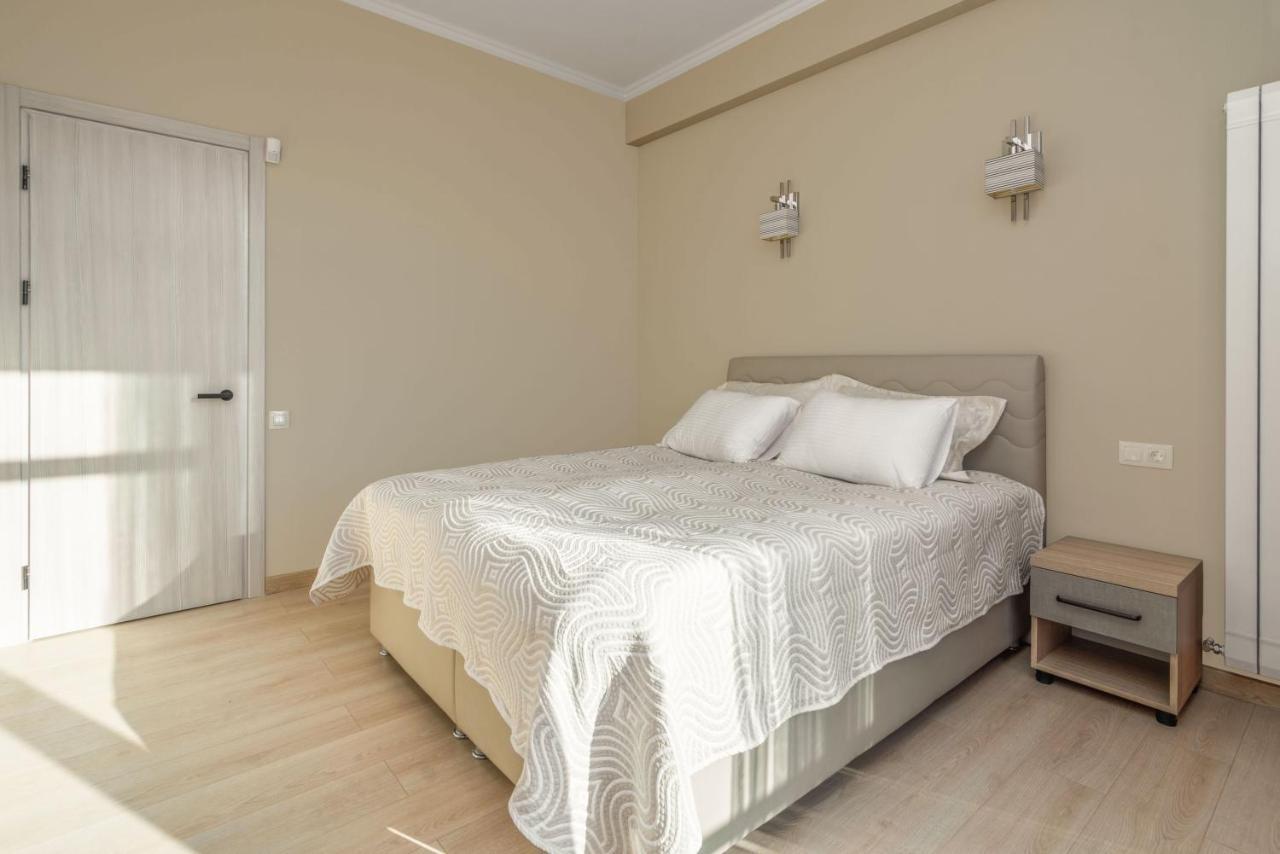Hotel Alexandria Saguramo Eksteriør billede